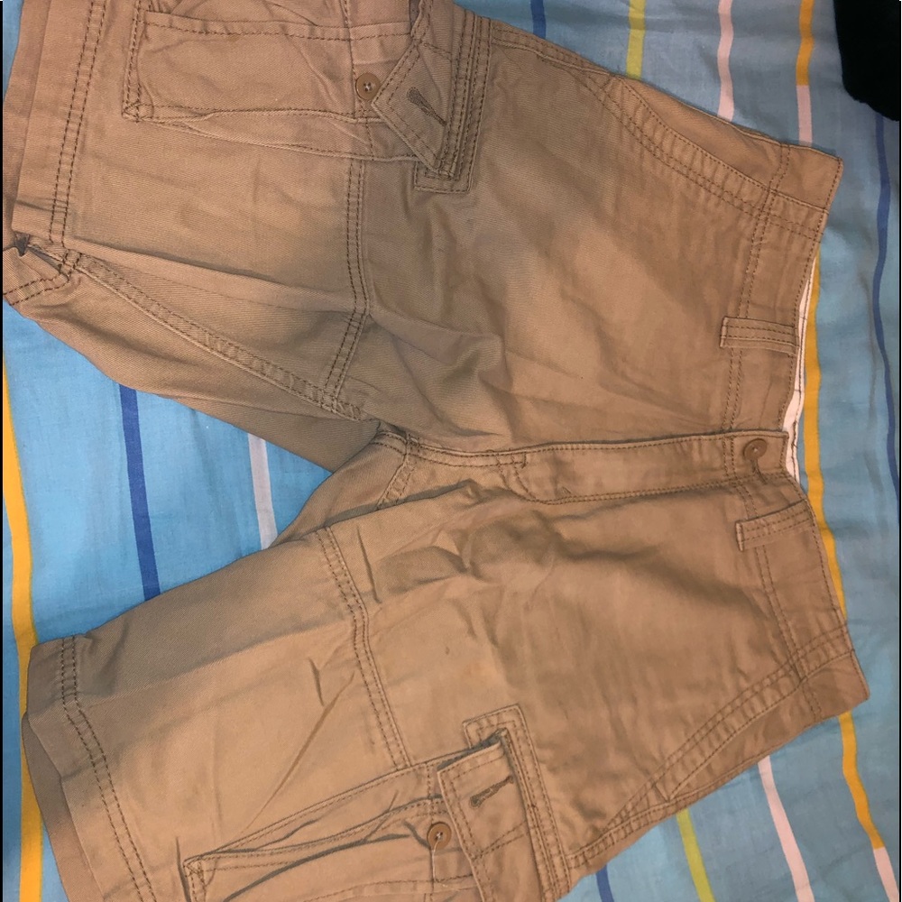 Denizen beige cargo shorts